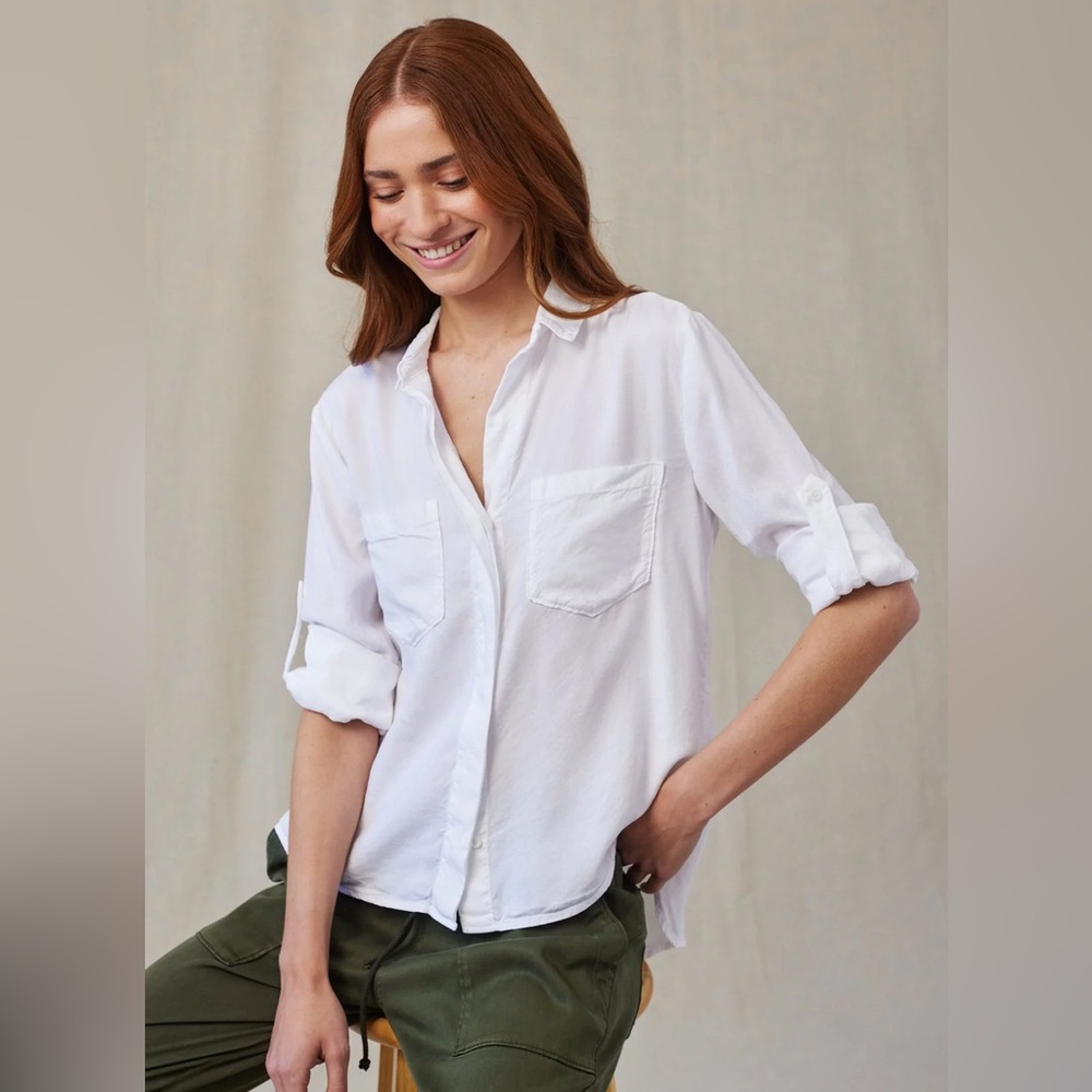 Bella Dahl S Split Back Button Down Top